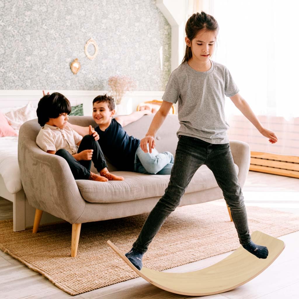 Montessori tasakaalulaud lastele, naturaalne puit roosa vildiga (82 × 30 cm)