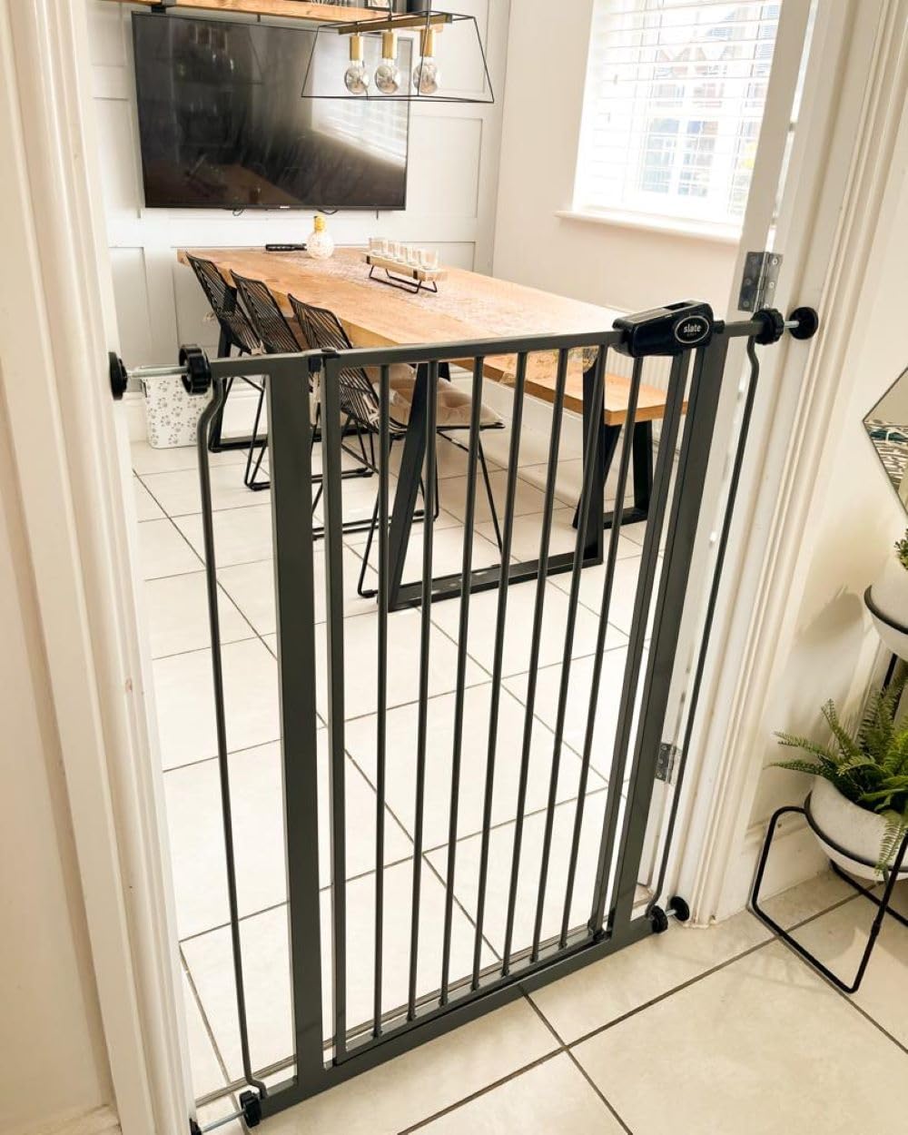 Safetots turvavärav lastele ja lemmikloomadele, 68,5–75 cm, hall (Slate grey), 104 cm kõrge, mudel 11030