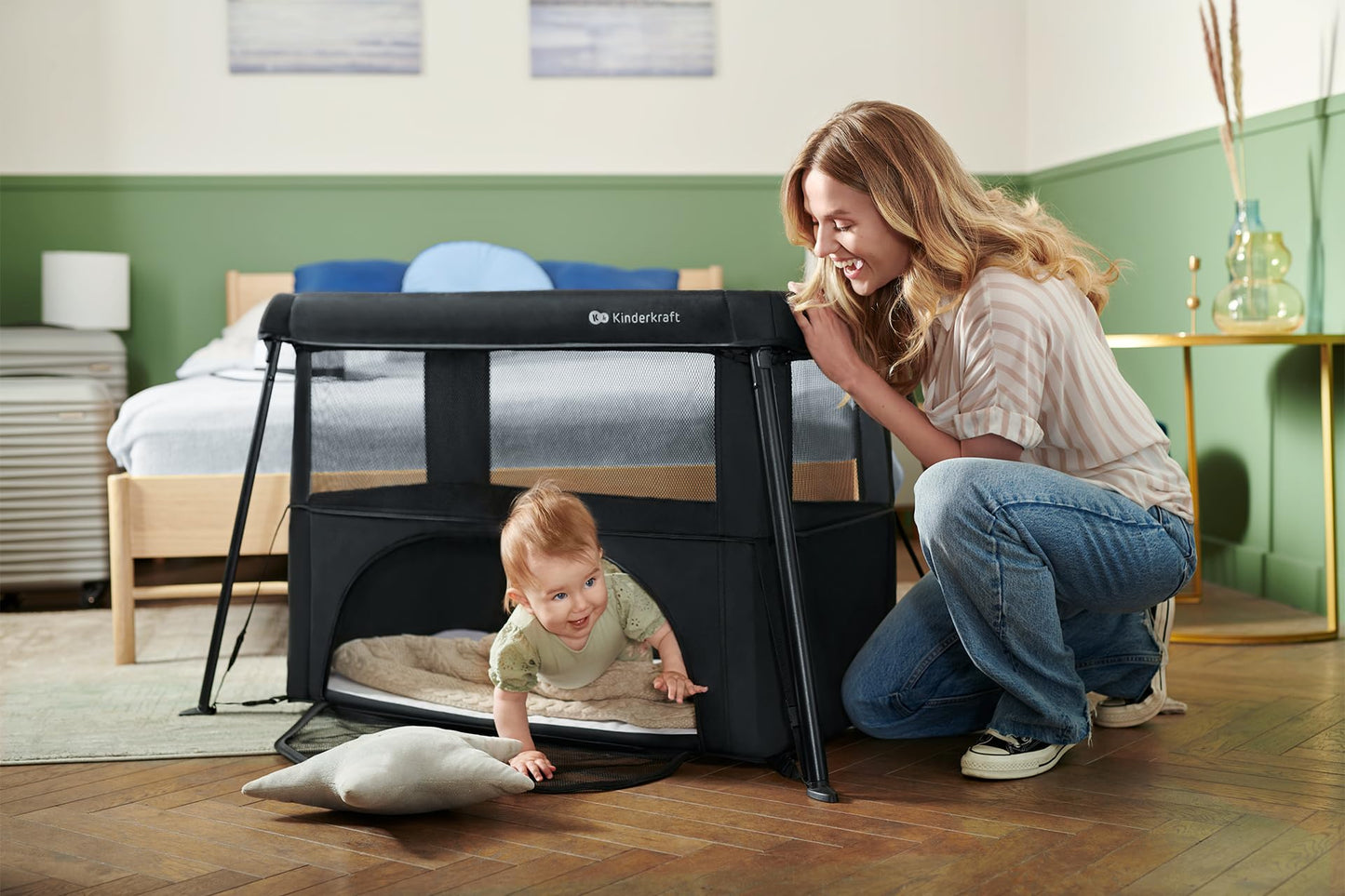 Kinderkraft CAMI 3 ühes beebivoodi, reisivoodi ja mänguaedik, hall