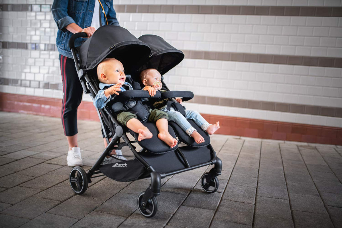 hauck Swift X Duo kaksikute ja õdede-vendade jalutuskäru, must, kuni 2 × 15 kg