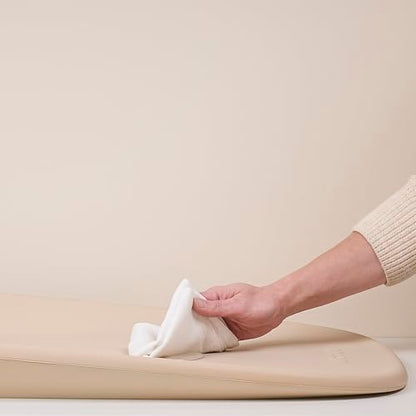 Nattou Premium Soft vahust mähkimisalus 50 × 70 cm, veekindel ja ergonoomiline, beež