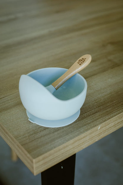 Interbaby silikoonist toidukauss iminappkinnituse ja lusikaga, sinakashall