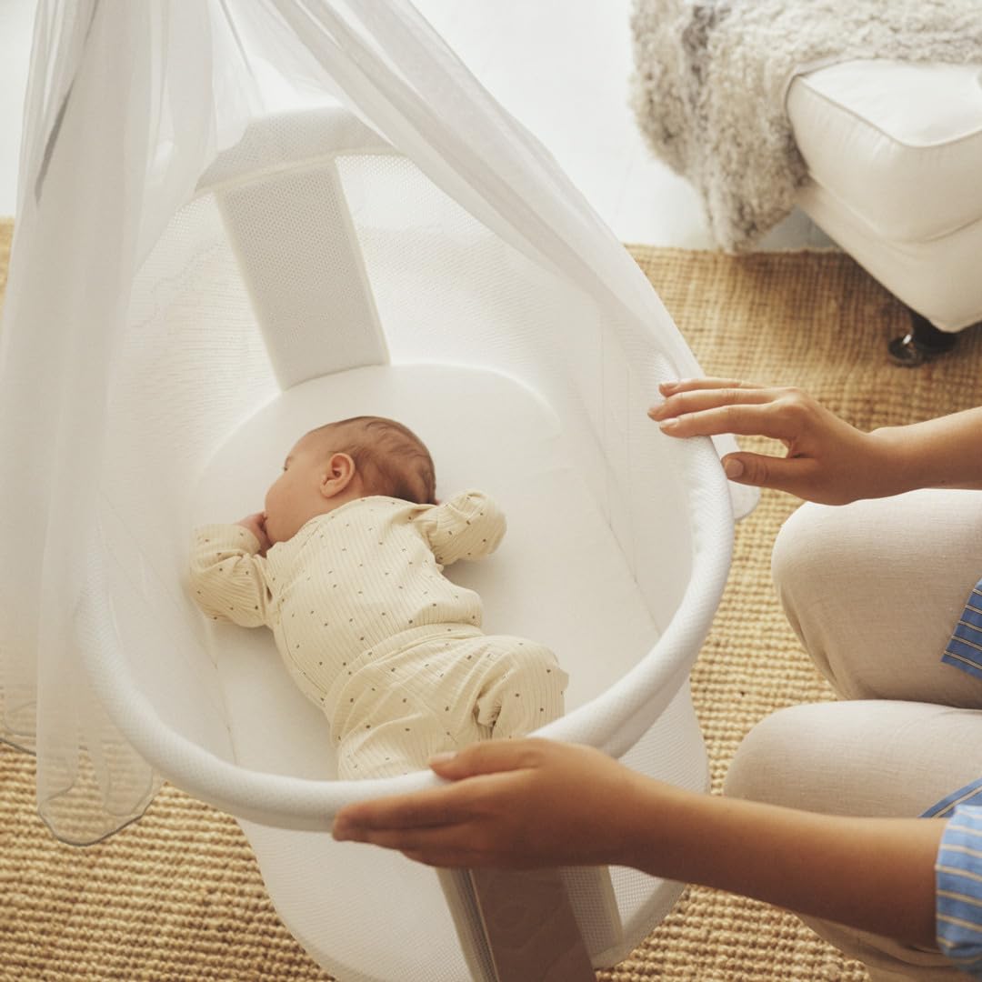 BabyBjörn Cradle -kehto vastasyntyneelle, hellä jousikeinunta, valkoinen, 0–6 kuukautta