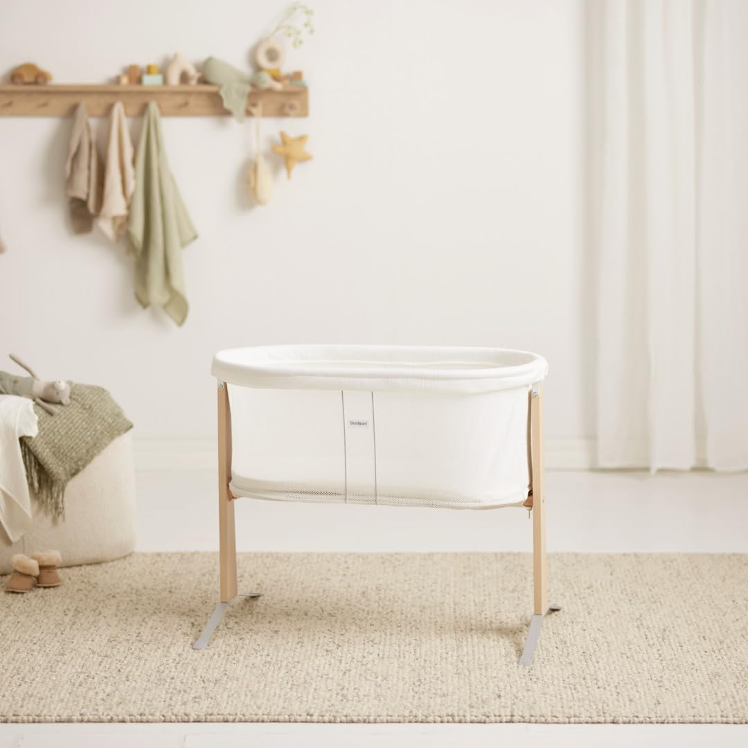 BabyBjörn Cradle -kehto vastasyntyneelle, hellä jousikeinunta, valkoinen, 0–6 kuukautta