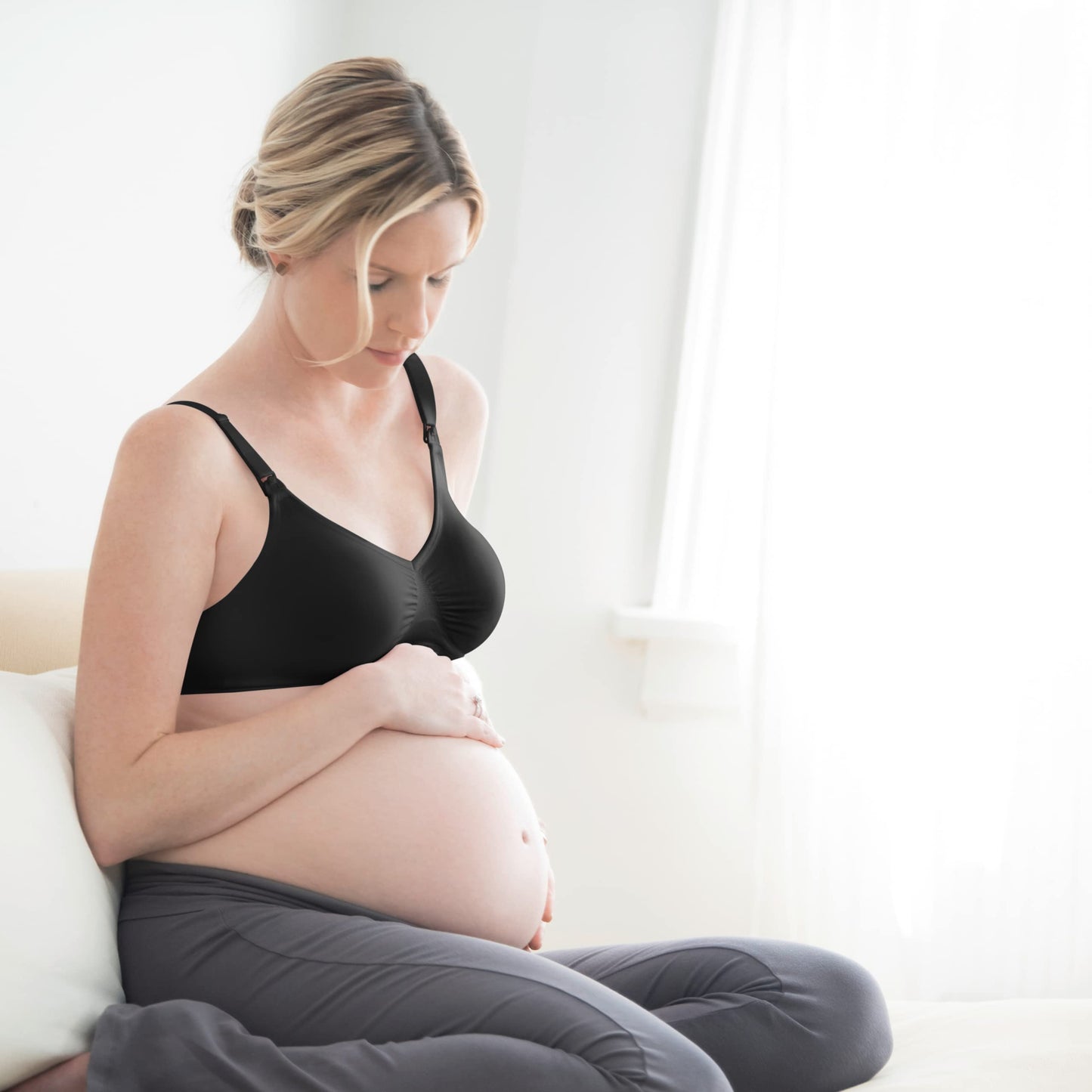 Medela Comfy rasedus- ja imetamisrinnahoidja, must, suurus M