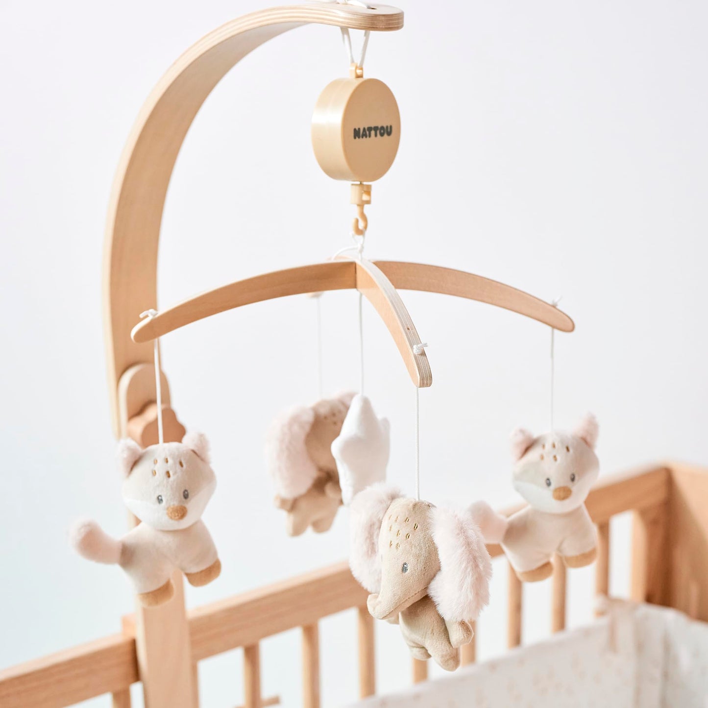 Nattou muusikaga voodikarussell Flo Beige, 50 cm, rebane ja elevant