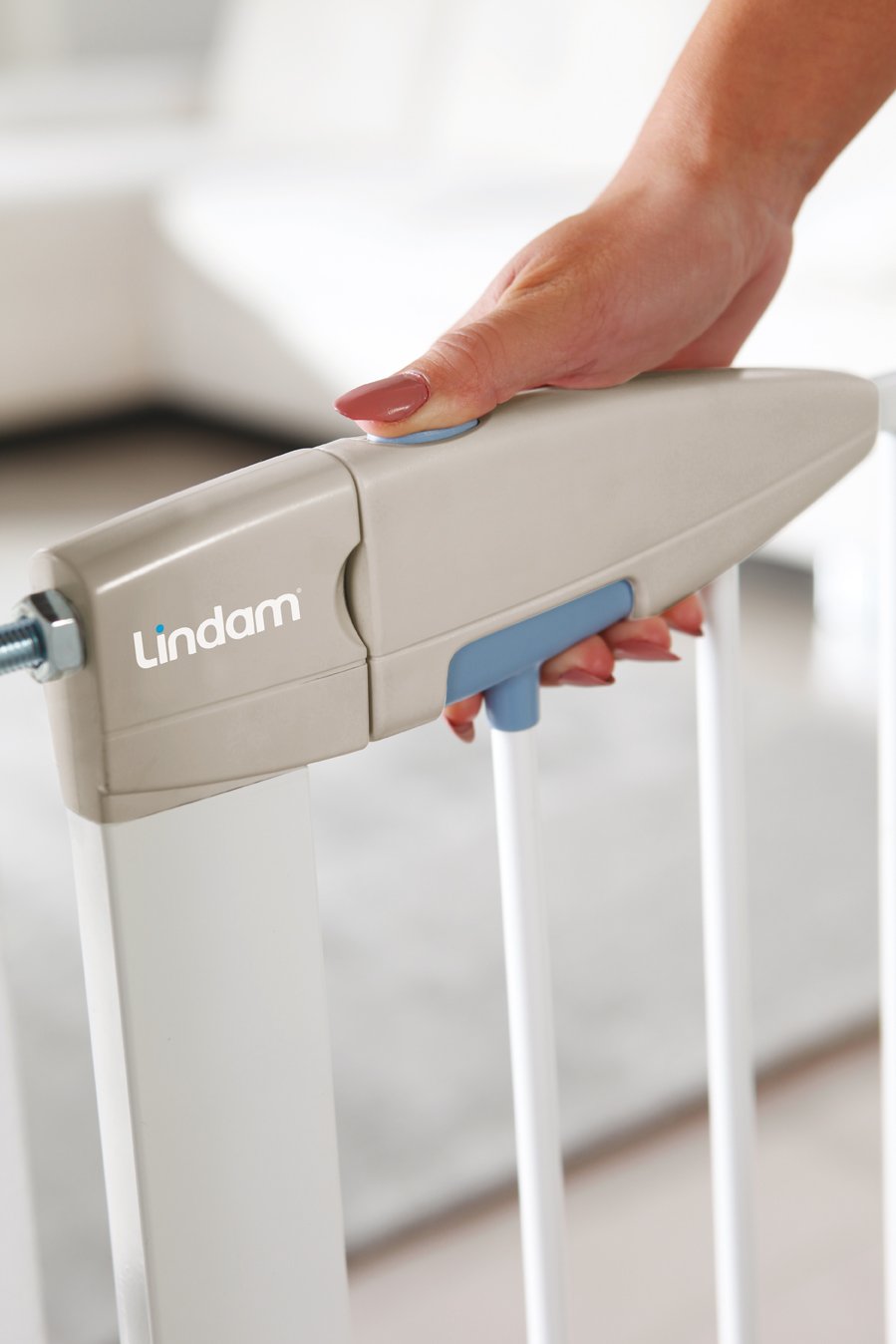 Munchkin Lindam Sure Shut Porte turvavärav treppidele ja ukseavadele 76–82 cm, valge