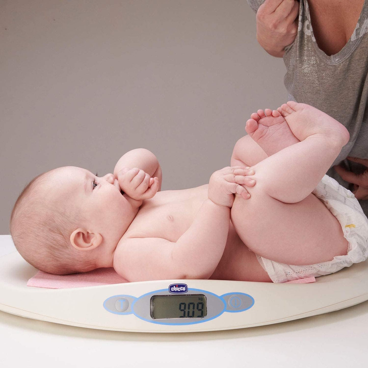 Chicco digitaalne beebikaal kuni 20 kg – LCD-ekraan, tare-funktsioon ja liikumise stabiliseerimine
