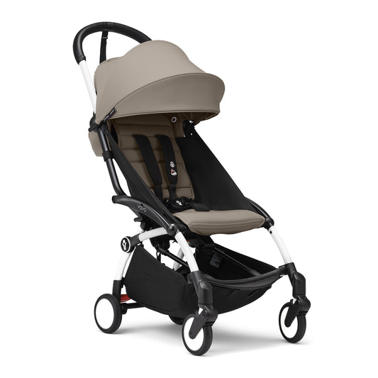 Stokke YOYO3 -matkarattaat/rattaat, 6+ kuukautta, valkoinen runko, Taupe-kankaat + sadesuoja