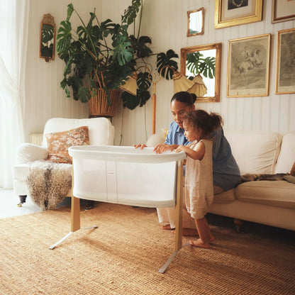 BabyBjörn Cradle -kehto vastasyntyneelle, hellä jousikeinunta, valkoinen, 0–6 kuukautta