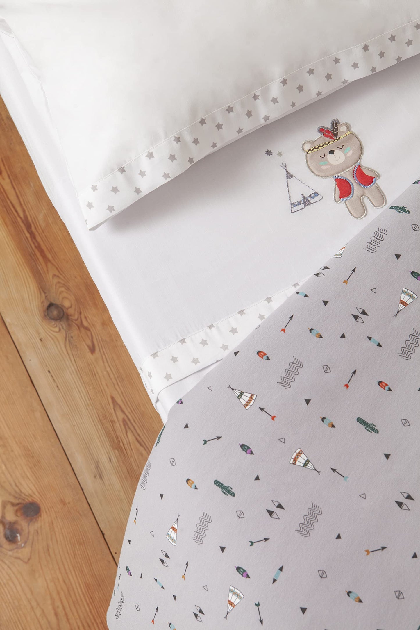 Interbaby Tipi Bear voodipesukomplekt beebivoodile 60 × 120 cm, valge/hall