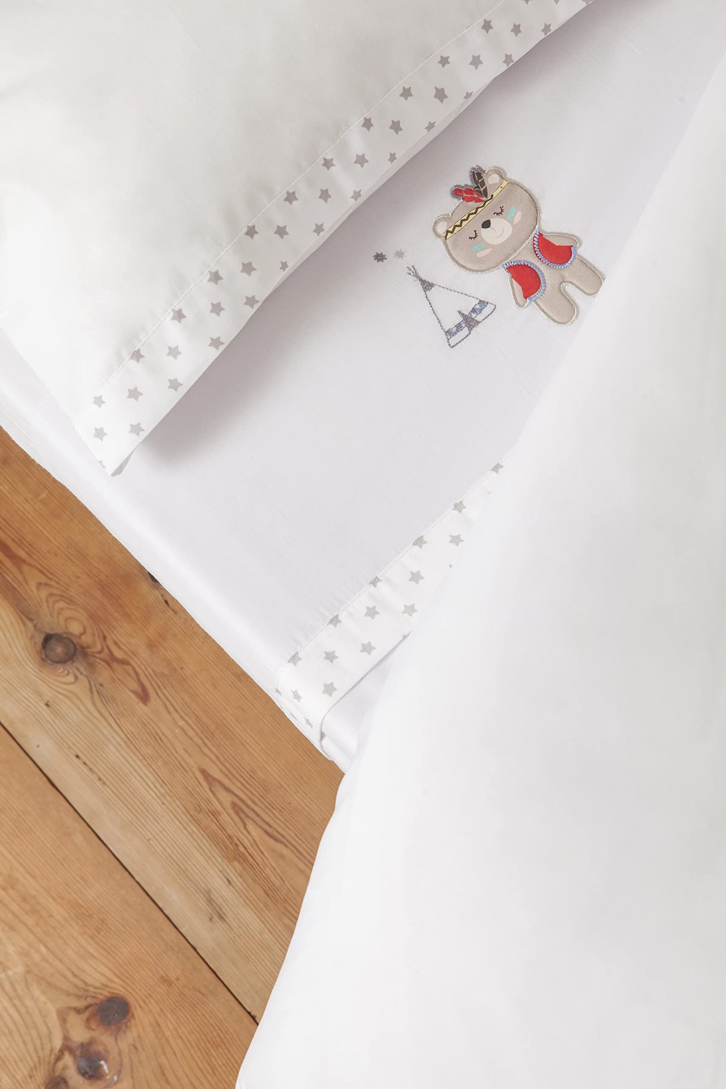 Interbaby Tipi Bear voodipesukomplekt beebivoodile 60 × 120 cm, valge/hall