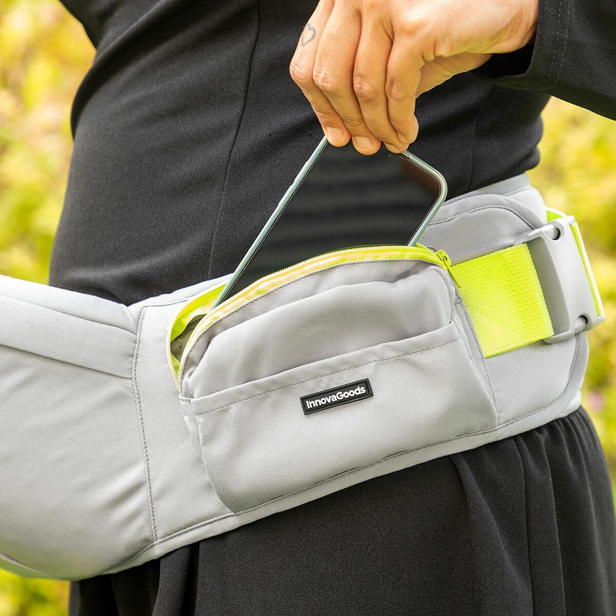 InnovaGoods ergonoomiline lapsekandmisvöö, taskutega, 0–3 a