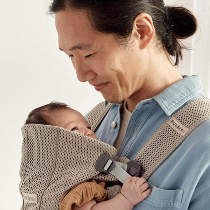BabyBjörn Baby Carrier Mini kandekott, 3D Mesh, hall-beež