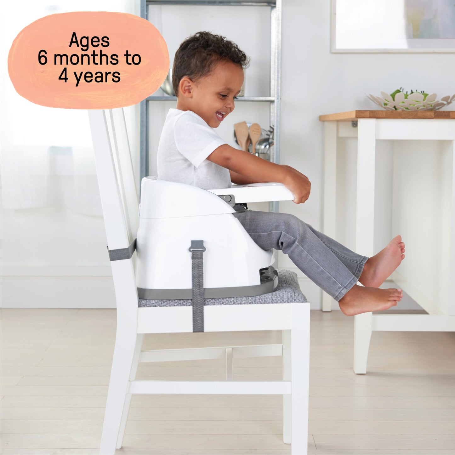 Ingenuity Baby Base 2-ühes kõrgendustool ja põranda iste kandikuga, hall/valge