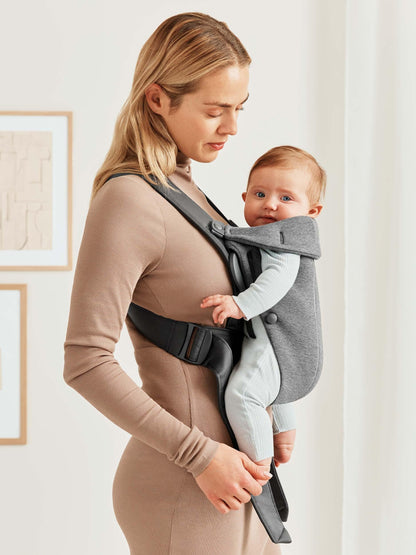 BabyBjörn Baby Carrier Mini kandekott, 3D-jersey, tumehall