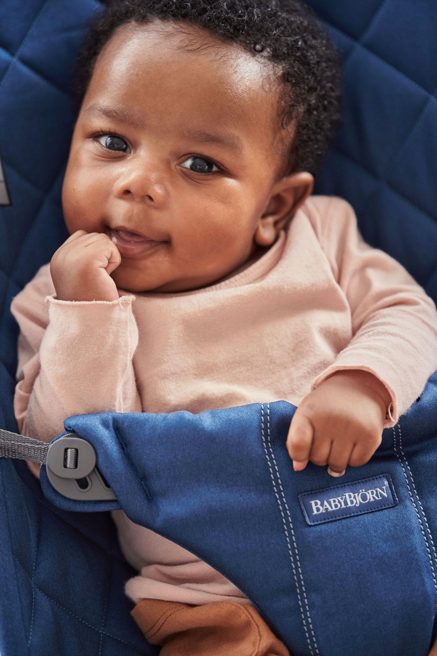 BabyBjörn Bliss beebi lamamistool/bouncer, tumesinine