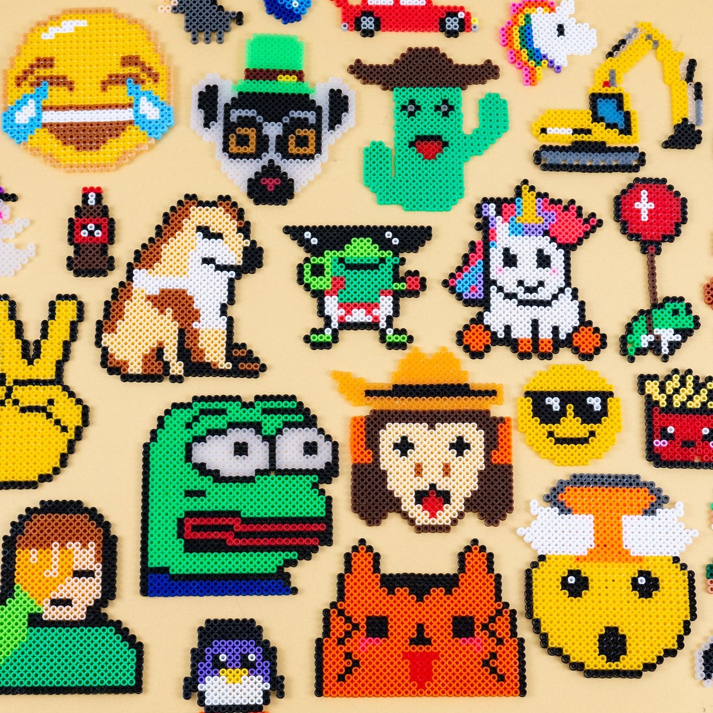 La Manuli 4500-helmeline sulamishelmeste komplekt, 22 värvi ja tarvikut, meemide ja emojide teemaline