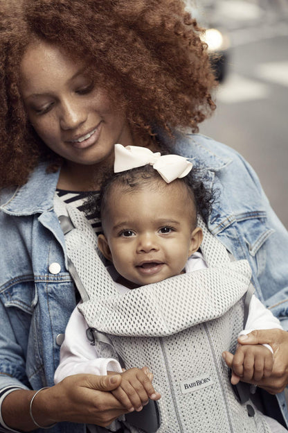 BabyBjörn Baby Carrier One Air kõhukott, 3D Mesh, hõbedane