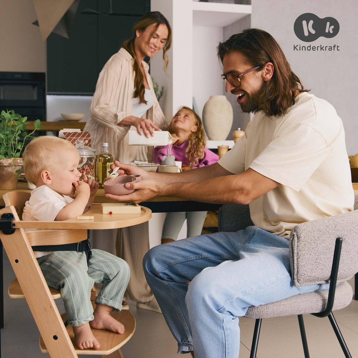 Kinderkraft ENOCK söögitool ja lastetool 2in1, täispuidust pöögist, hall