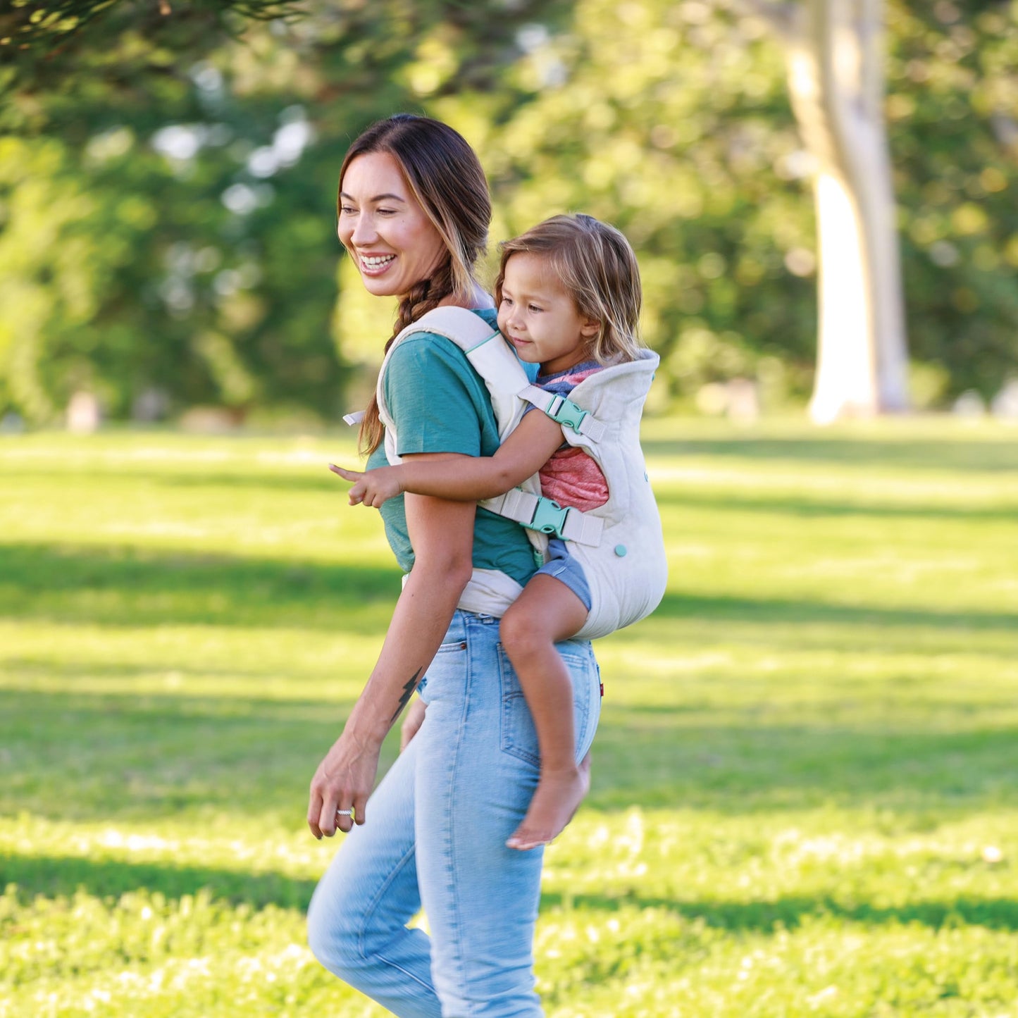 Infantino Flip 4-in-1 Nature & Nurture ergonoomiline kandekott, beež