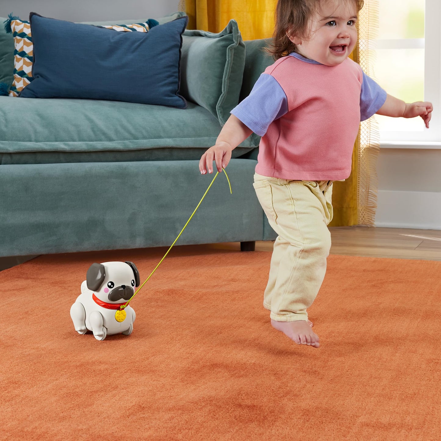 Fisher-Price FP Pets Walk-The-Pup Pug veetav mängukoer heli ja liikumisega, 12+ kuud