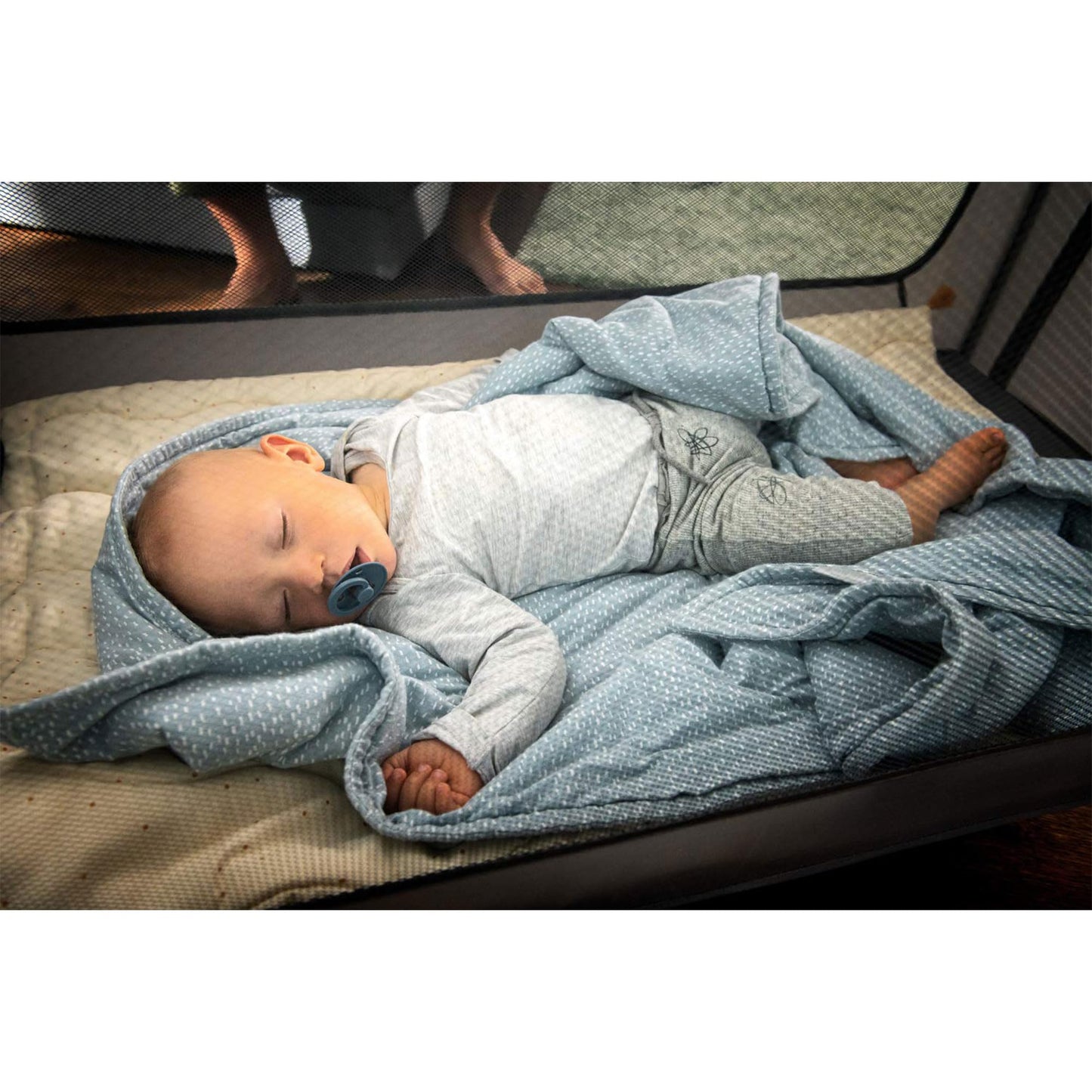 hauck Sleep N Play Go Plus reisivoodi ratastega 120 × 60 cm, Beige
