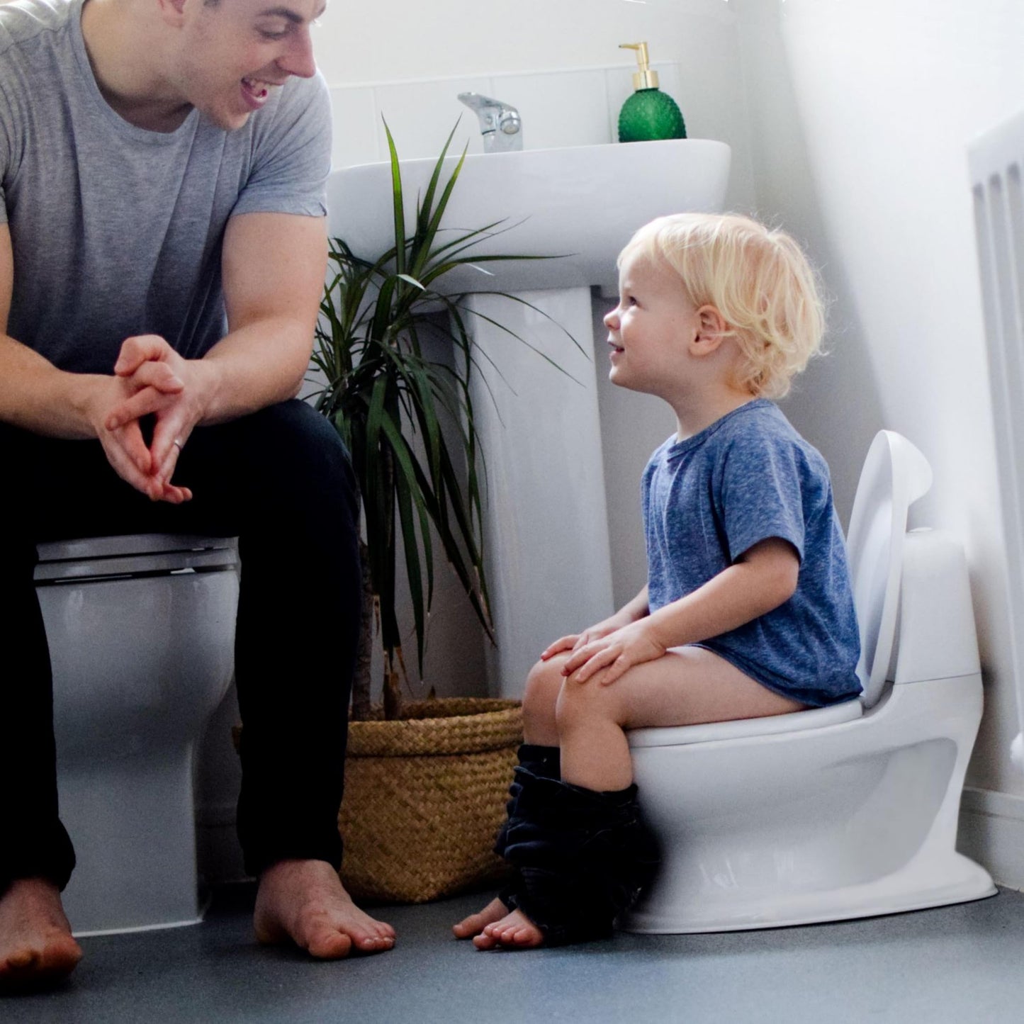 Nuby My Real Potty realistliku heliefektiga treeningpott, eemaldatav anum ja libisemiskindel põhi