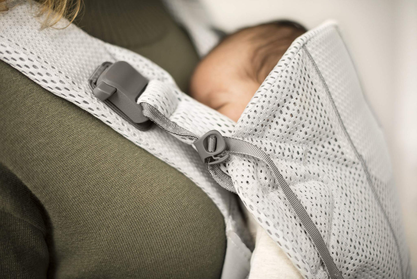 BabyBjörn Baby Carrier One Air kõhukott, 3D Mesh, hõbedane