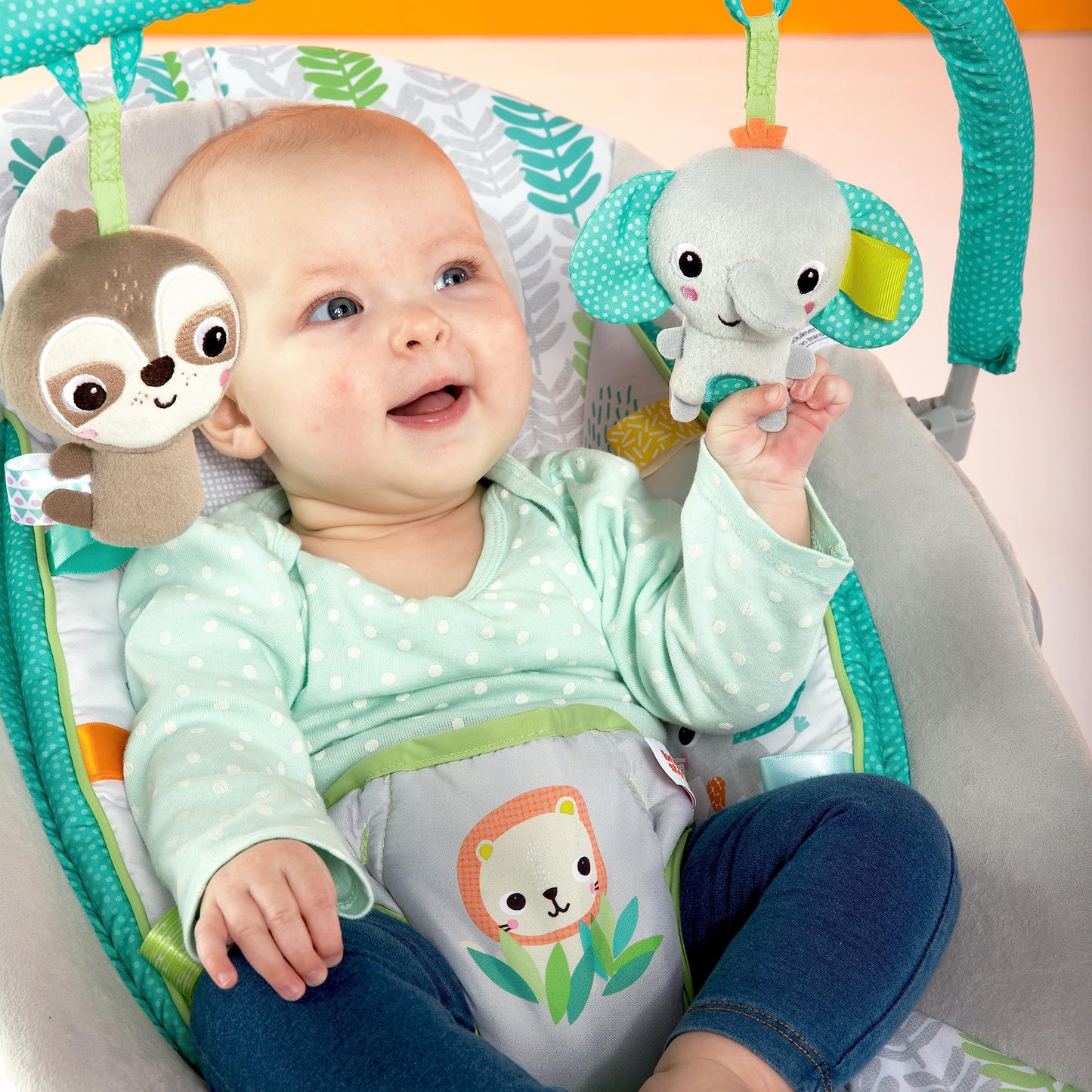 Bright Starts Comfy Baby Bouncer lamamistool vibratsiooni ja muusikaga, Jungle Vines