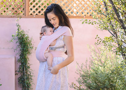 Ergobaby Embrace -kantoreppu vastasyntyneelle 0–12 kuukautta, Blush Pink