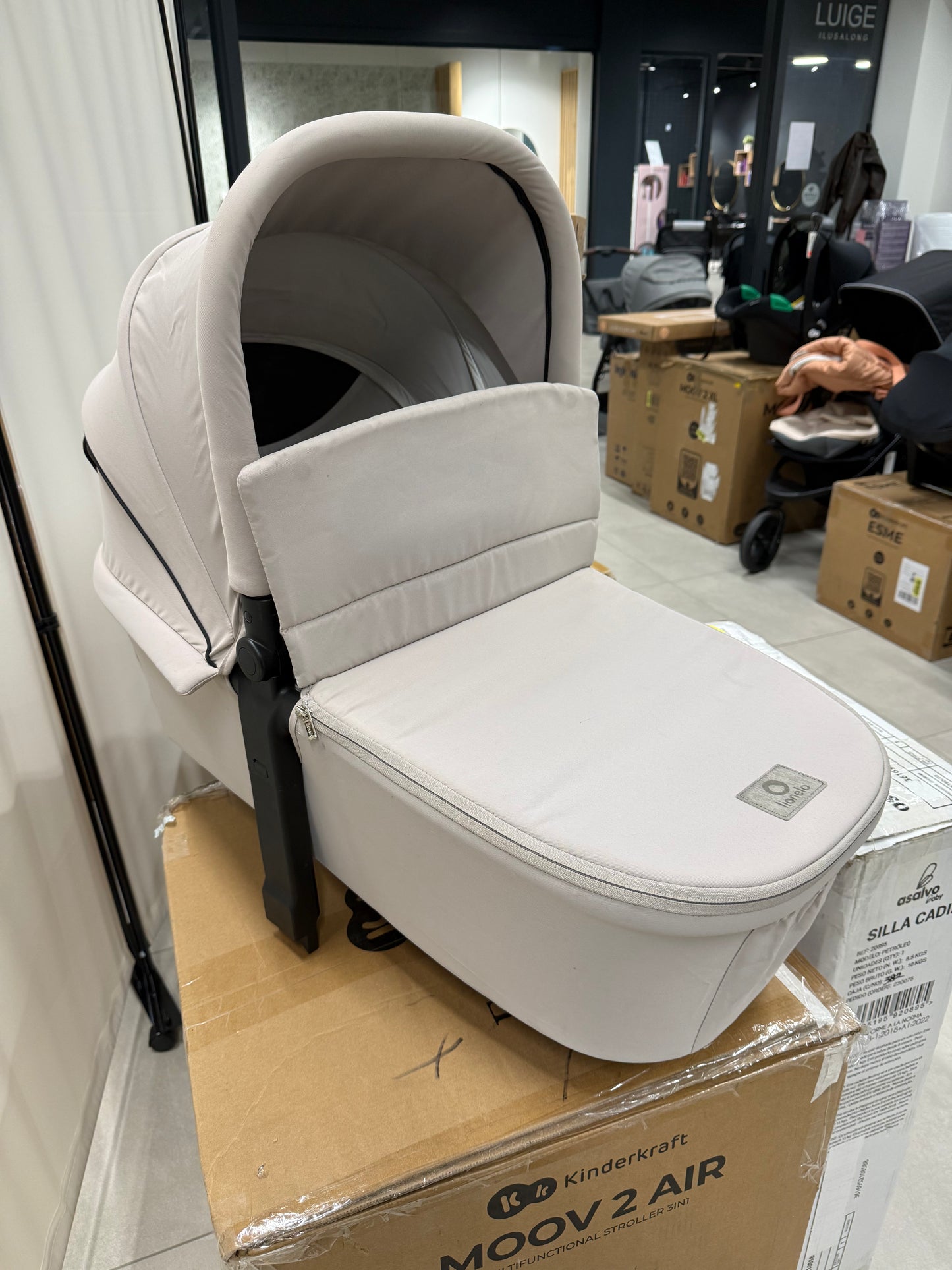 Lionelo Mika Plus 3-ühes vankrikomplekt, Beige Sand
