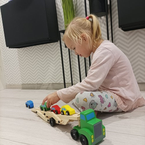 Puidust autoveok haagise ja 4 autoga, kokkupandav kahekorruseline